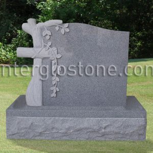 tree-with-rustic-cross-headstone